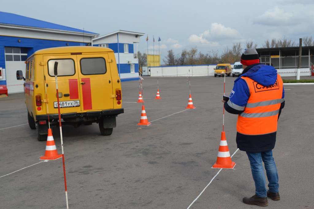 Воронежские газовики выбрали лучших водителей и экскаваторщиков.